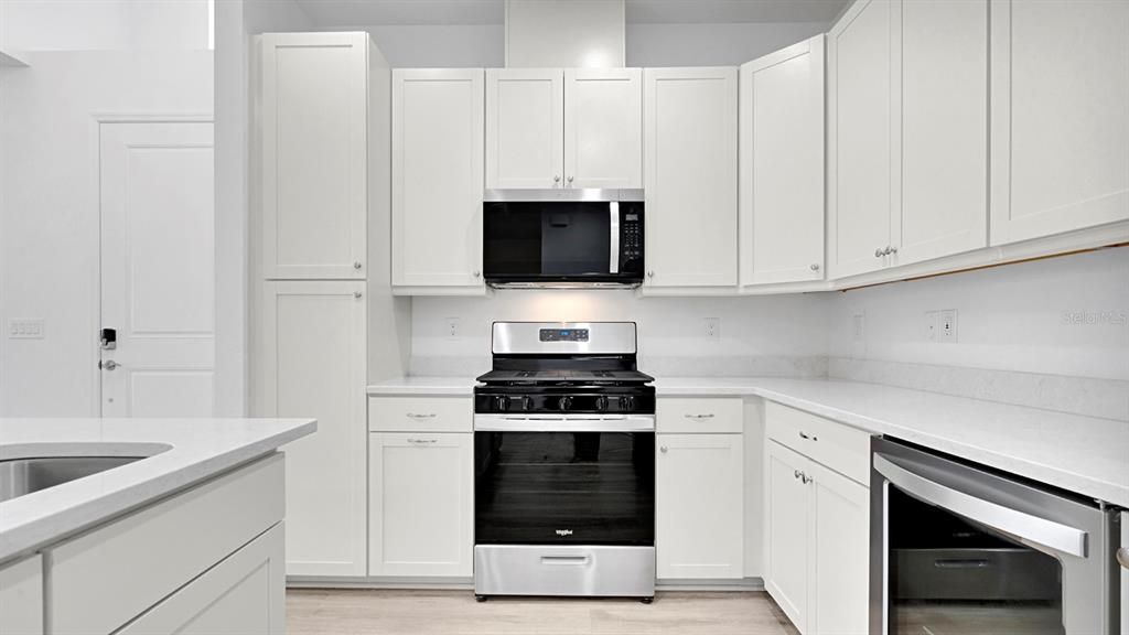 For Sale: $474,000 (2 beds, 2 baths, 1748 Square Feet)