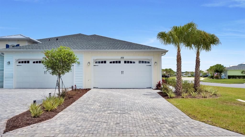 For Sale: $474,000 (2 beds, 2 baths, 1748 Square Feet)