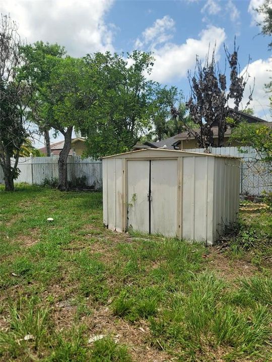 На продажу: $225,000 (3 спален, 2 ванн, 1067 Квадратных фут)