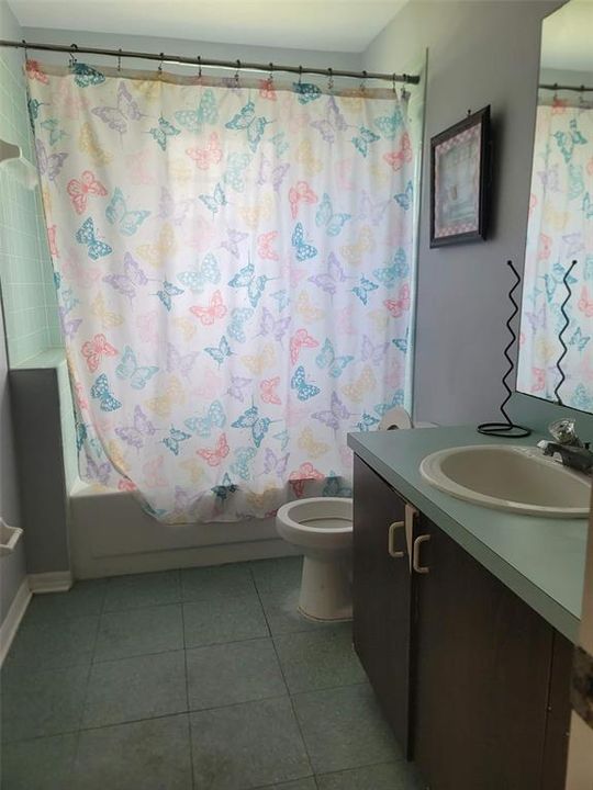На продажу: $225,000 (3 спален, 2 ванн, 1067 Квадратных фут)