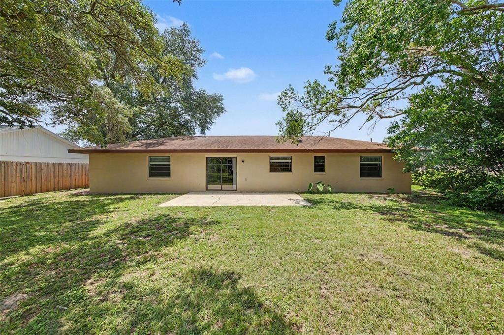 For Sale: $299,900 (3 beds, 2 baths, 1402 Square Feet)