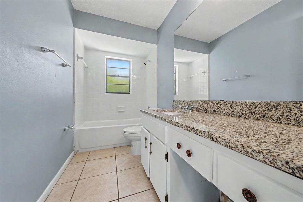 For Sale: $299,900 (3 beds, 2 baths, 1402 Square Feet)