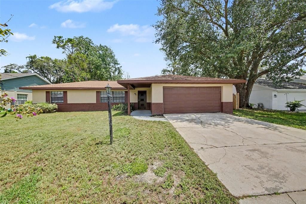 For Sale: $299,900 (3 beds, 2 baths, 1402 Square Feet)