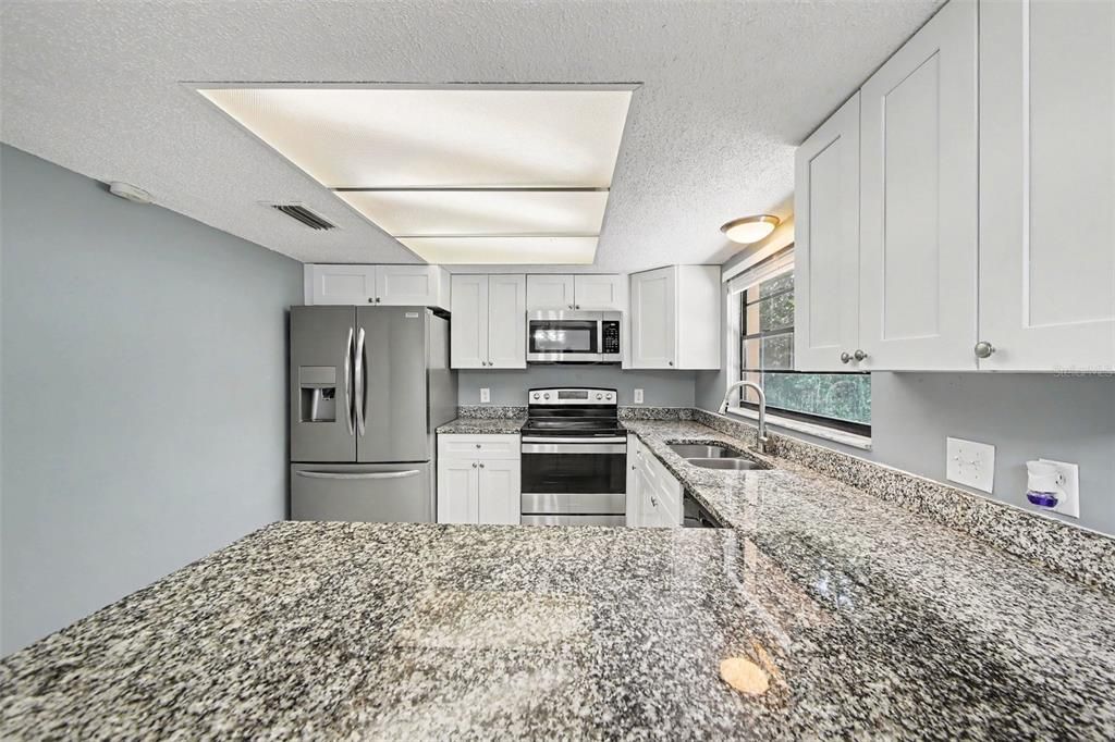 For Sale: $299,900 (3 beds, 2 baths, 1402 Square Feet)