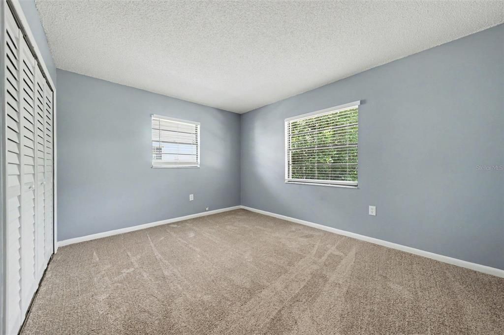 For Sale: $299,900 (3 beds, 2 baths, 1402 Square Feet)