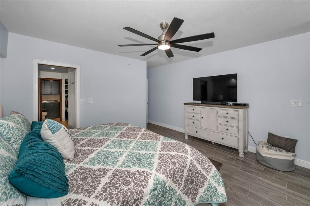 For Sale: $1,499,000 (3 beds, 3 baths, 1740 Square Feet)