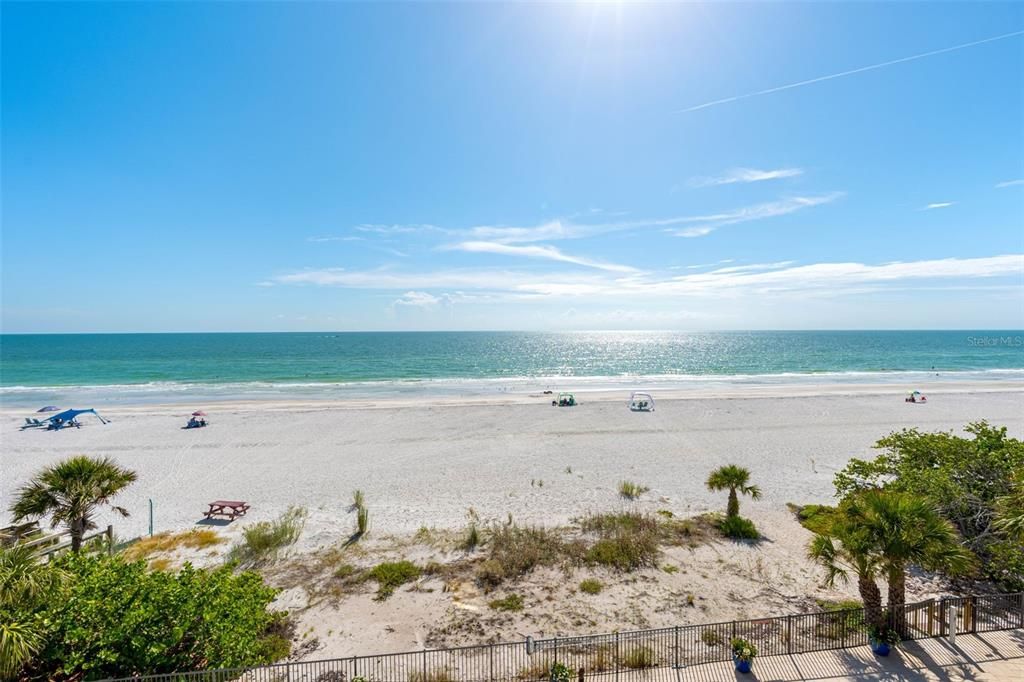 For Sale: $1,499,000 (3 beds, 3 baths, 1740 Square Feet)
