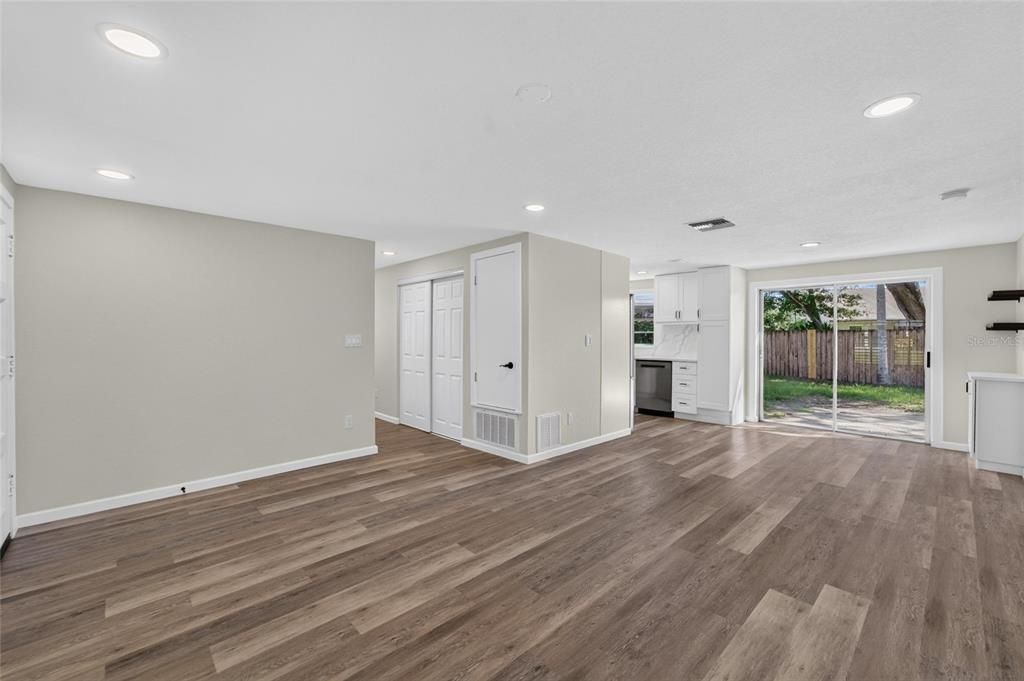 En Venta: $379,990 (3 camas, 2 baños, 1355 Pies cuadrados)