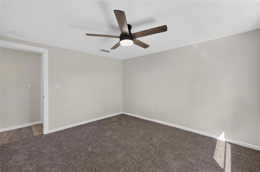 En Venta: $379,990 (3 camas, 2 baños, 1355 Pies cuadrados)