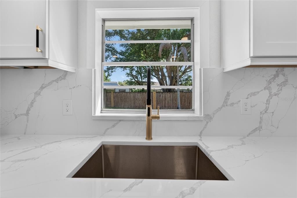 En Venta: $379,990 (3 camas, 2 baños, 1355 Pies cuadrados)