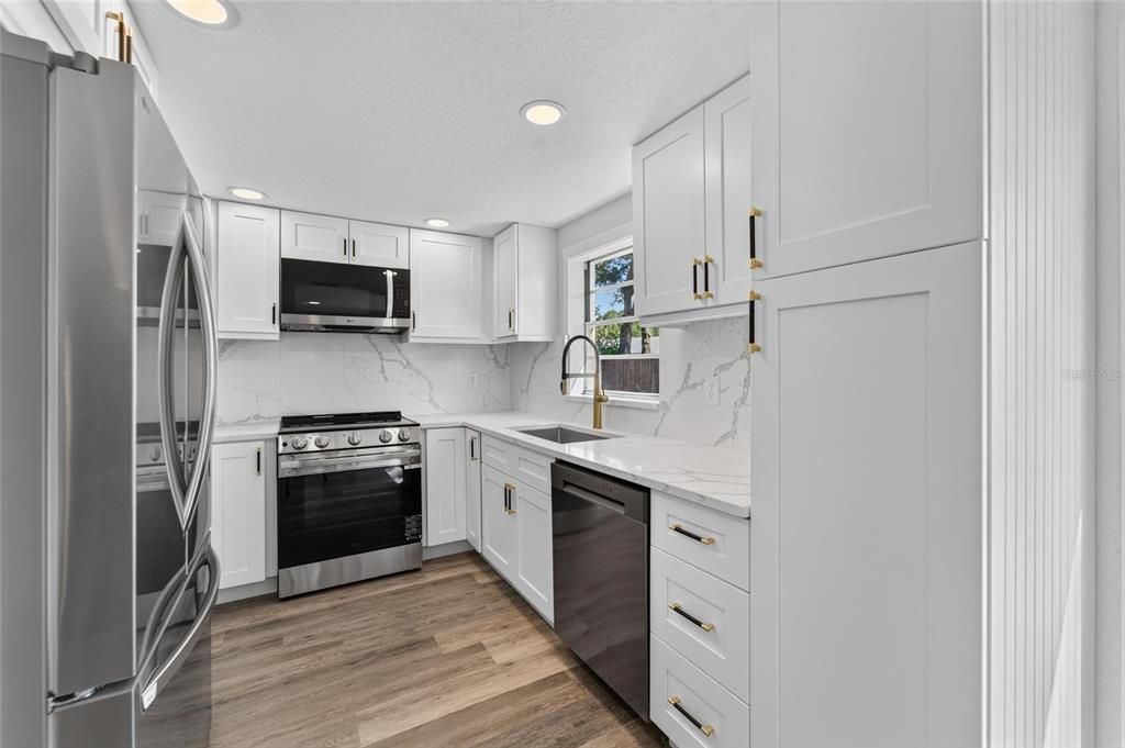 En Venta: $379,990 (3 camas, 2 baños, 1355 Pies cuadrados)