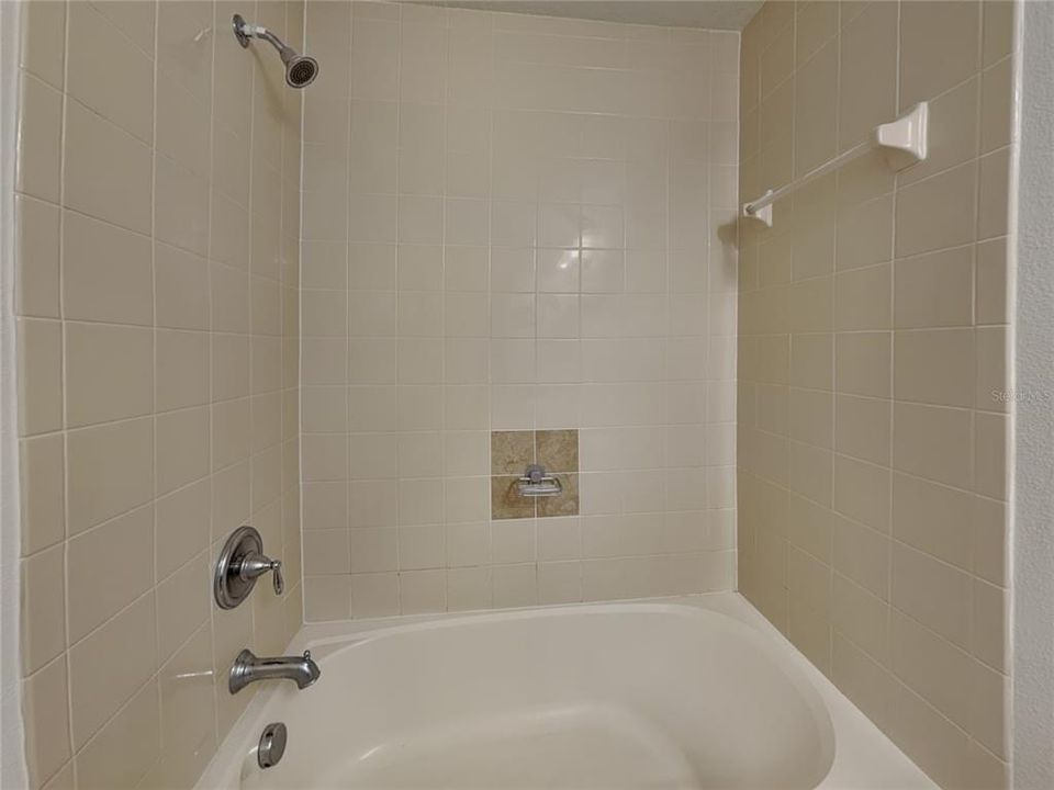 В аренду: $2,299 (3 спален, 2 ванн, 1648 Квадратных фут)
