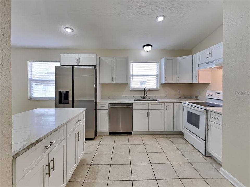 For Rent: $1,650 (3 beds, 2 baths, 1672 Square Feet)