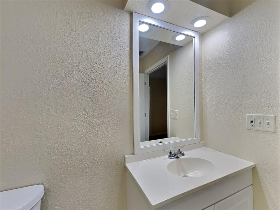 For Rent: $1,650 (3 beds, 2 baths, 1672 Square Feet)