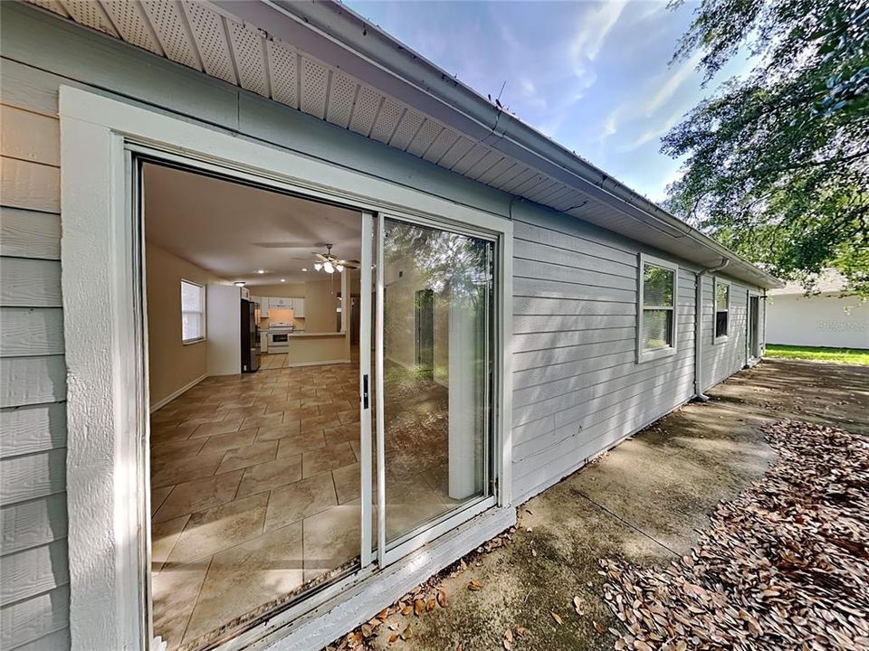 For Rent: $1,650 (3 beds, 2 baths, 1672 Square Feet)
