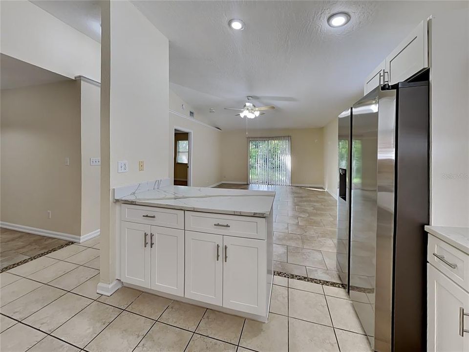For Rent: $1,650 (3 beds, 2 baths, 1672 Square Feet)