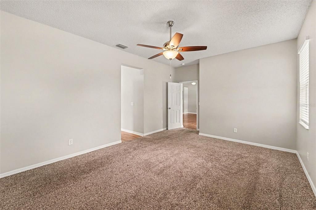 En Venta: $384,900 (3 camas, 2 baños, 2062 Pies cuadrados)