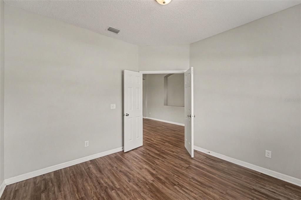 En Venta: $384,900 (3 camas, 2 baños, 2062 Pies cuadrados)