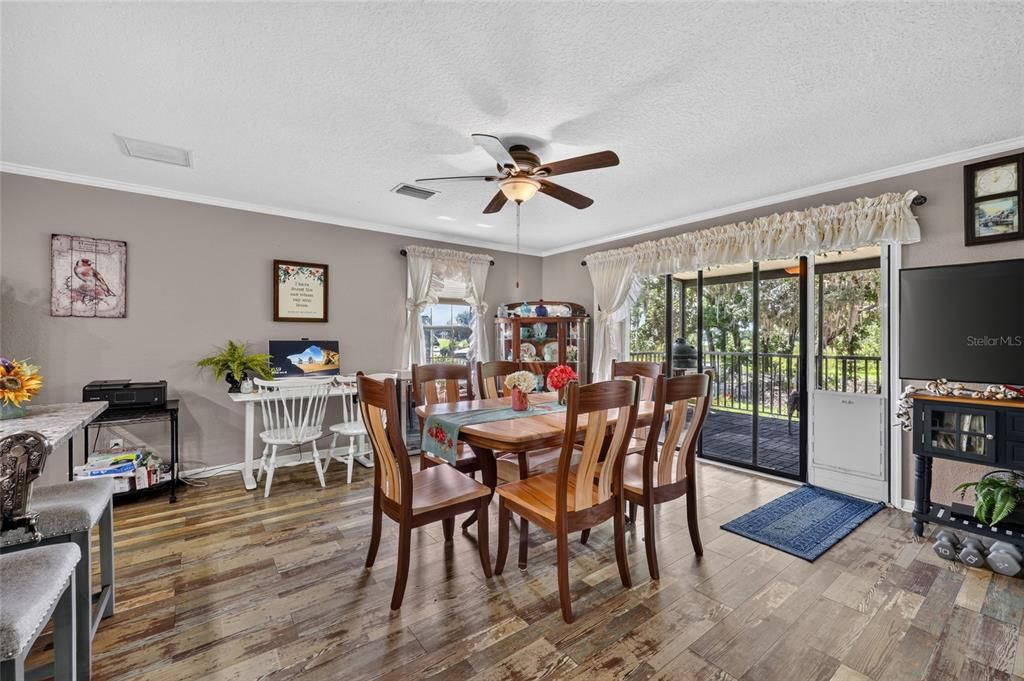 En Venta: $450,000 (3 camas, 2 baños, 1896 Pies cuadrados)