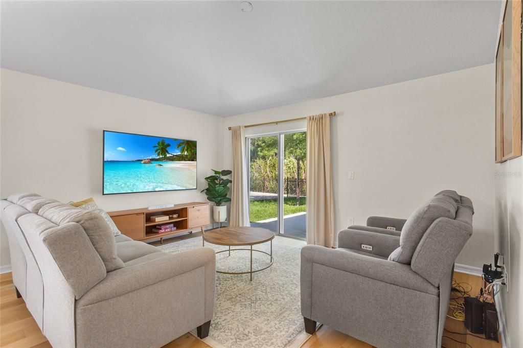 En Venta: $334,999 (3 camas, 2 baños, 1552 Pies cuadrados)