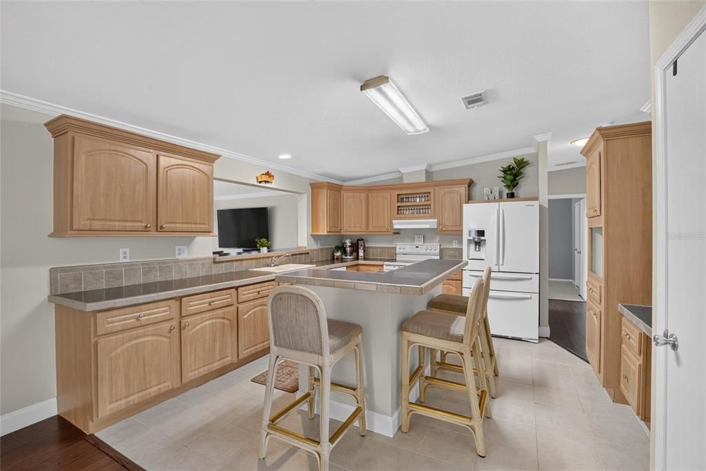 For Sale: $325,000 (4 beds, 2 baths, 2182 Square Feet)