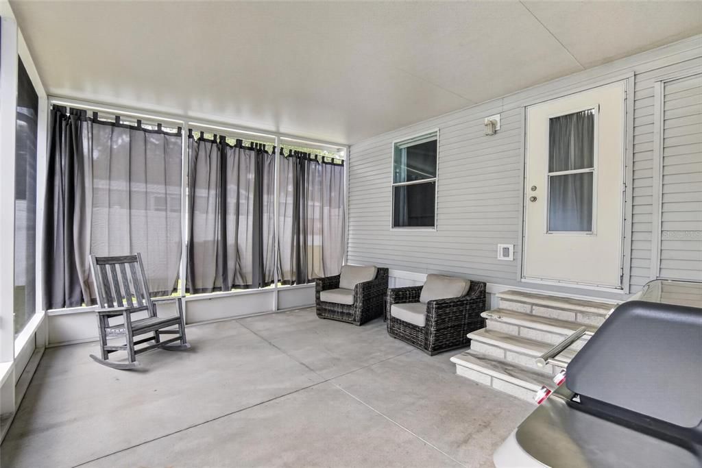 For Sale: $325,000 (4 beds, 2 baths, 2182 Square Feet)