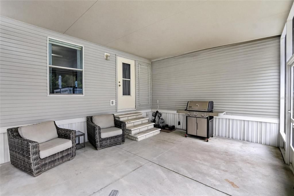 For Sale: $325,000 (4 beds, 2 baths, 2182 Square Feet)