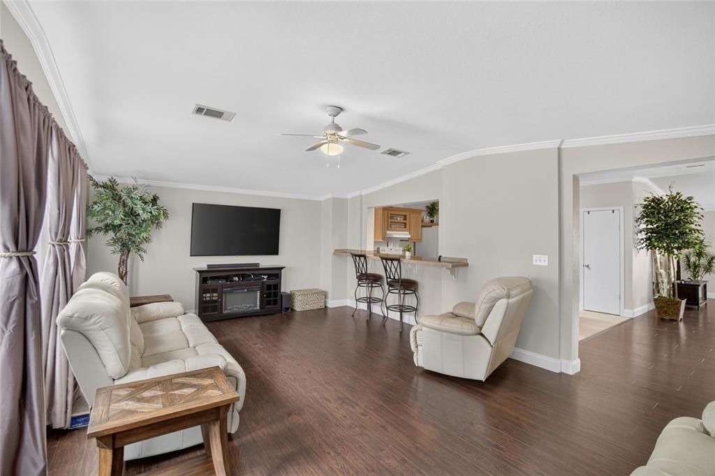 For Sale: $325,000 (4 beds, 2 baths, 2182 Square Feet)