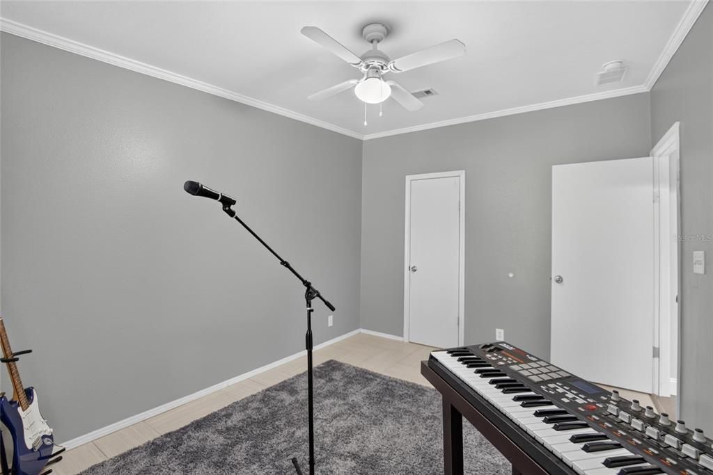 For Sale: $325,000 (4 beds, 2 baths, 2182 Square Feet)