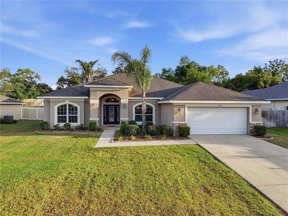 For Sale: $449,900 (4 beds, 2 baths, 2336 Square Feet)