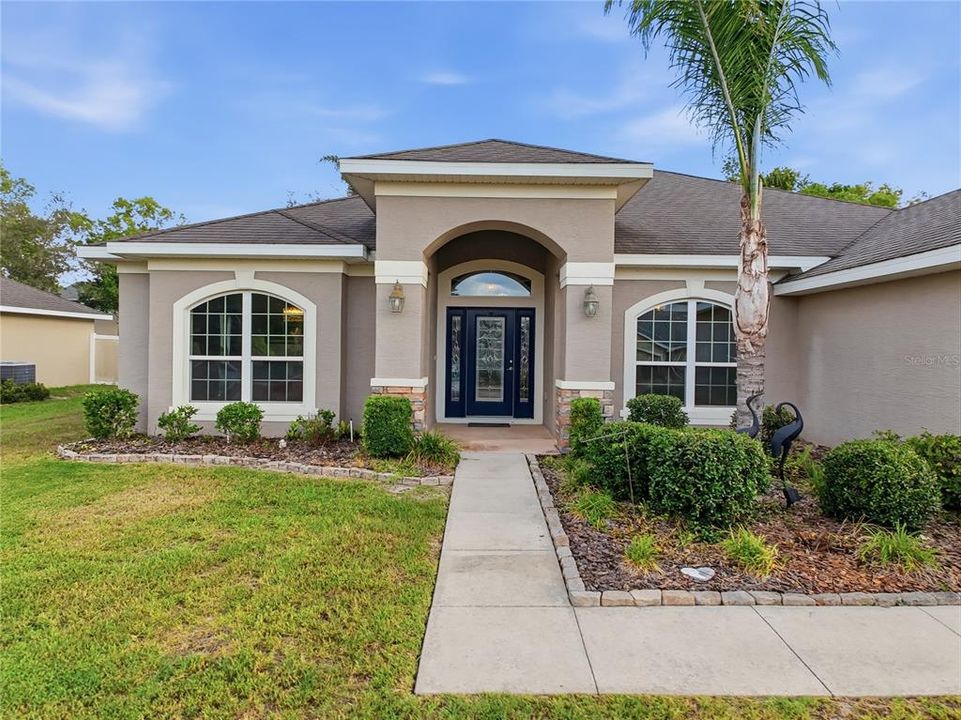 For Sale: $449,900 (4 beds, 2 baths, 2336 Square Feet)