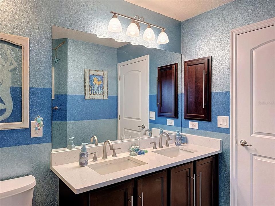 For Sale: $449,900 (4 beds, 2 baths, 2336 Square Feet)