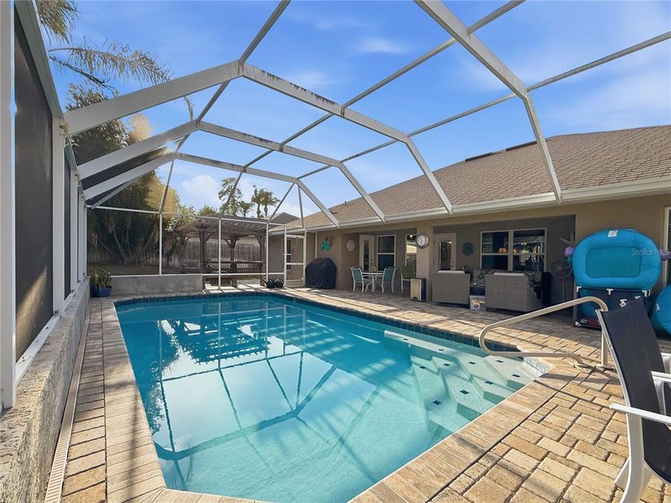 For Sale: $449,900 (4 beds, 2 baths, 2336 Square Feet)