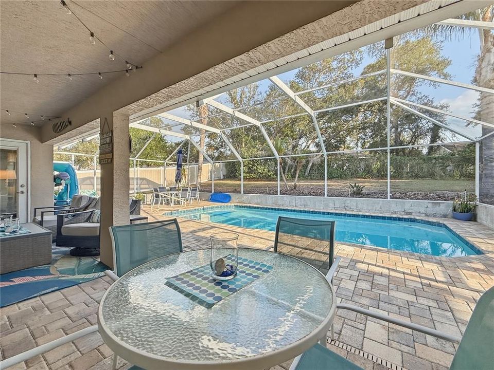 For Sale: $449,900 (4 beds, 2 baths, 2336 Square Feet)