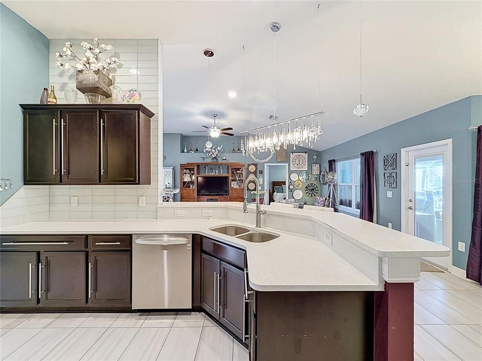 For Sale: $449,900 (4 beds, 2 baths, 2336 Square Feet)