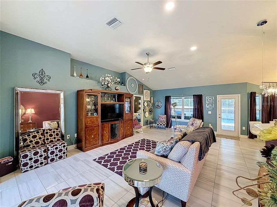 For Sale: $449,900 (4 beds, 2 baths, 2336 Square Feet)