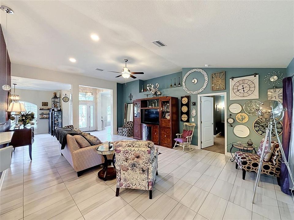 For Sale: $449,900 (4 beds, 2 baths, 2336 Square Feet)