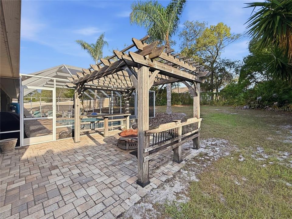 For Sale: $449,900 (4 beds, 2 baths, 2336 Square Feet)