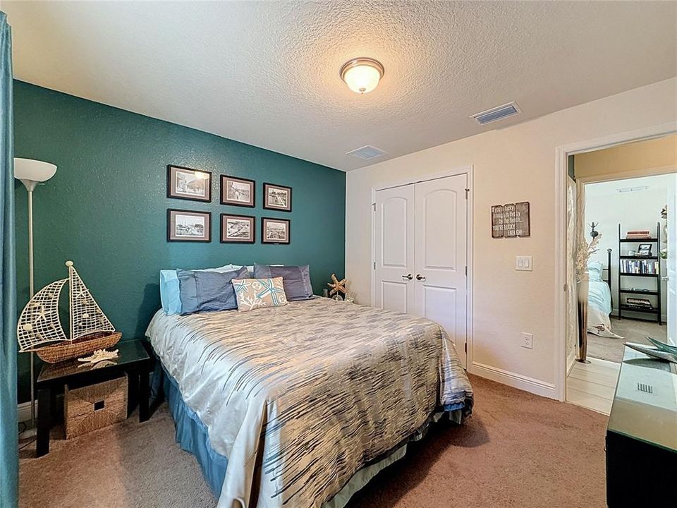 For Sale: $449,900 (4 beds, 2 baths, 2336 Square Feet)