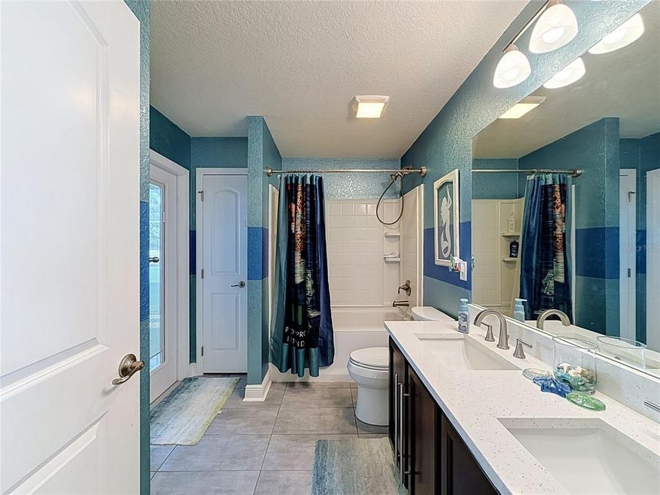 For Sale: $449,900 (4 beds, 2 baths, 2336 Square Feet)