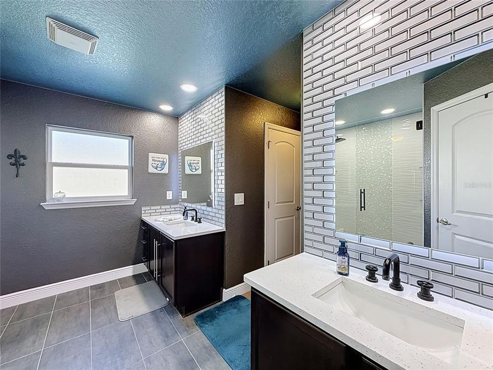 For Sale: $449,900 (4 beds, 2 baths, 2336 Square Feet)