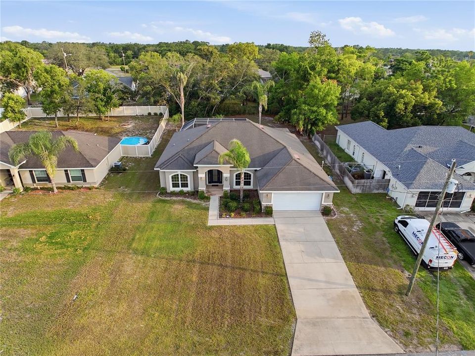 For Sale: $449,900 (4 beds, 2 baths, 2336 Square Feet)