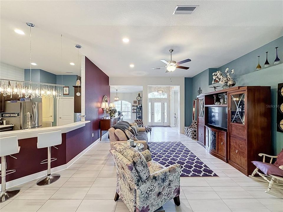 For Sale: $449,900 (4 beds, 2 baths, 2336 Square Feet)