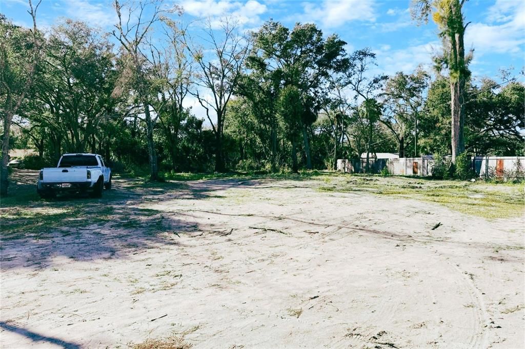 На продажу: $270,000 (0.57 acres)