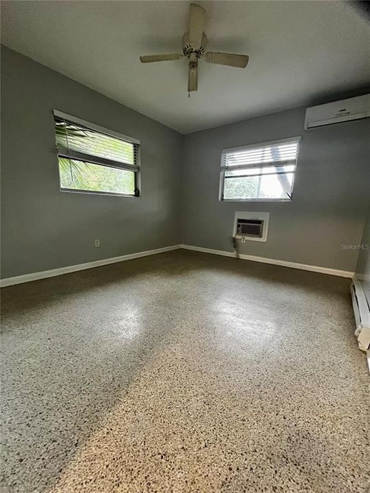 В аренду: $1,800 (2 спален, 1 ванн, 900 Квадратных фут)