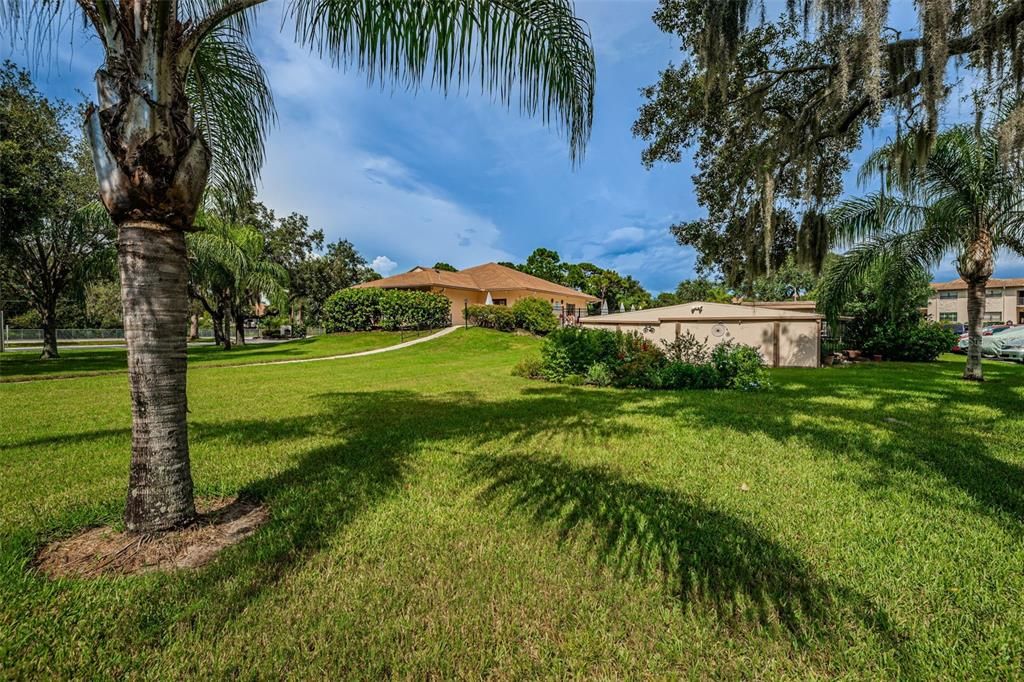 For Sale: $349,900 (2 beds, 2 baths, 1070 Square Feet)