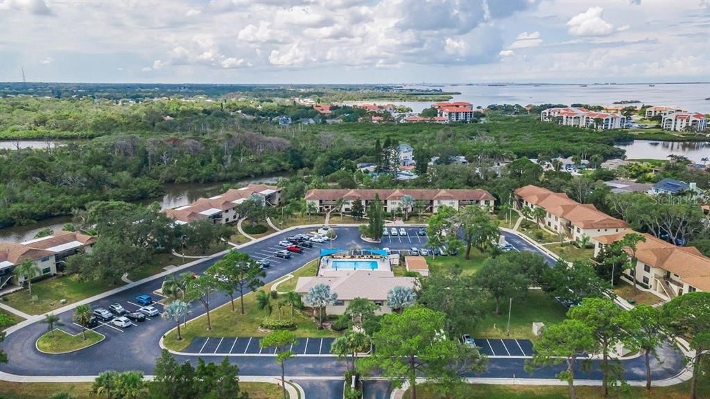 For Sale: $349,900 (2 beds, 2 baths, 1070 Square Feet)