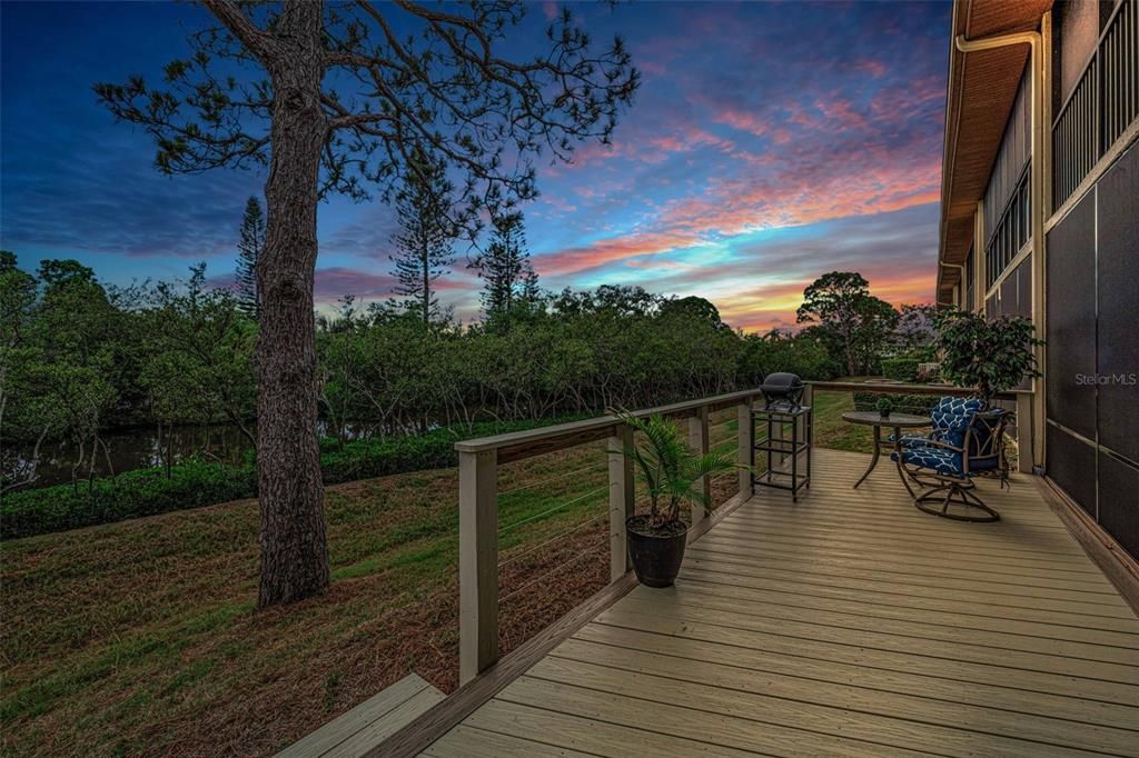 For Sale: $349,900 (2 beds, 2 baths, 1070 Square Feet)