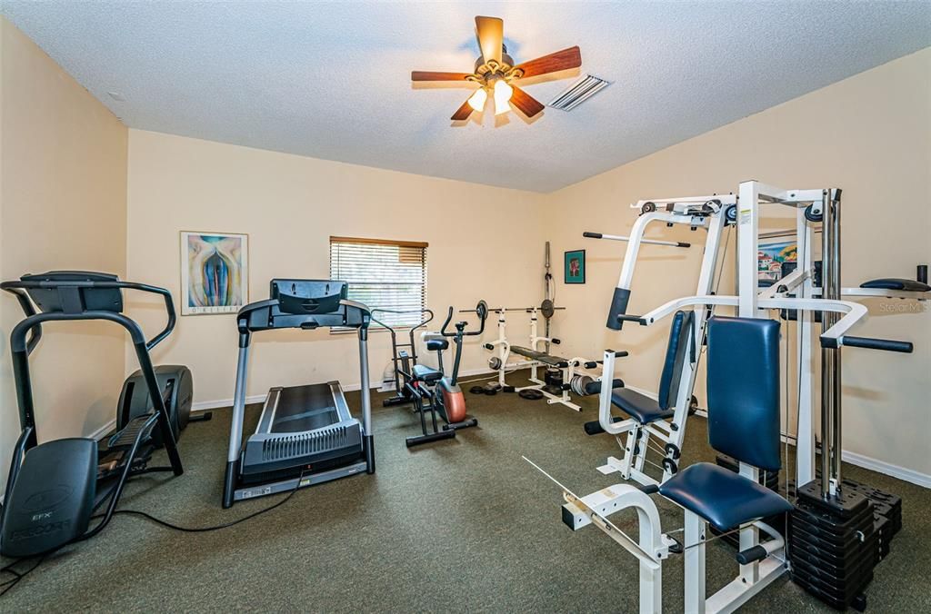 For Sale: $349,900 (2 beds, 2 baths, 1070 Square Feet)