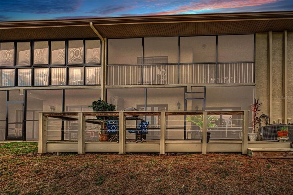For Sale: $349,900 (2 beds, 2 baths, 1070 Square Feet)